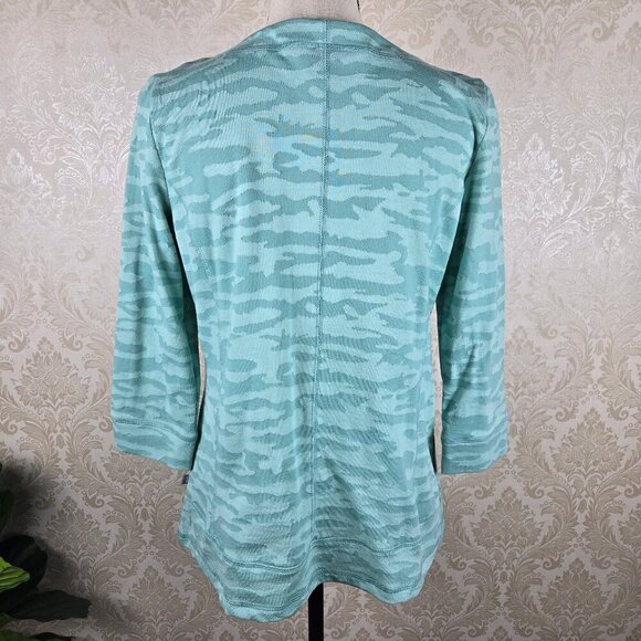 T By Talbots Sz Petite Medium Green Camo Pullover T-Shirt 3/4 Sleeve Round Neck - Picture 8 of 13
